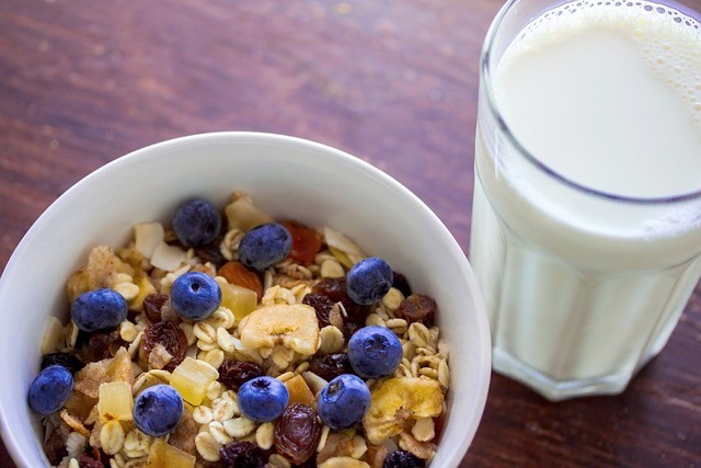 how much carbohydrates in oats